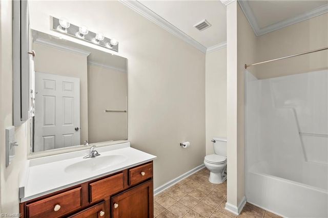 1570 Country Lane, Kernersville, NC 27284