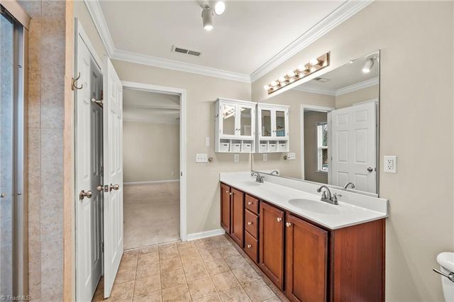 1570 Country Lane, Kernersville, NC 27284