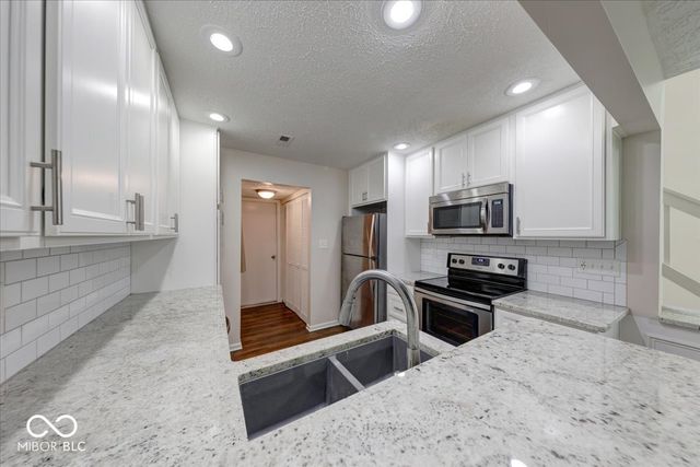 6419 Bayside South Drive, Indianapolis, IN 46250