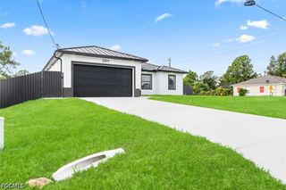 2604 27th ST W, Lehigh Acres, FL 33971
