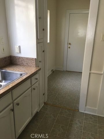 1742 W 82nd, Los Angeles, CA 90047