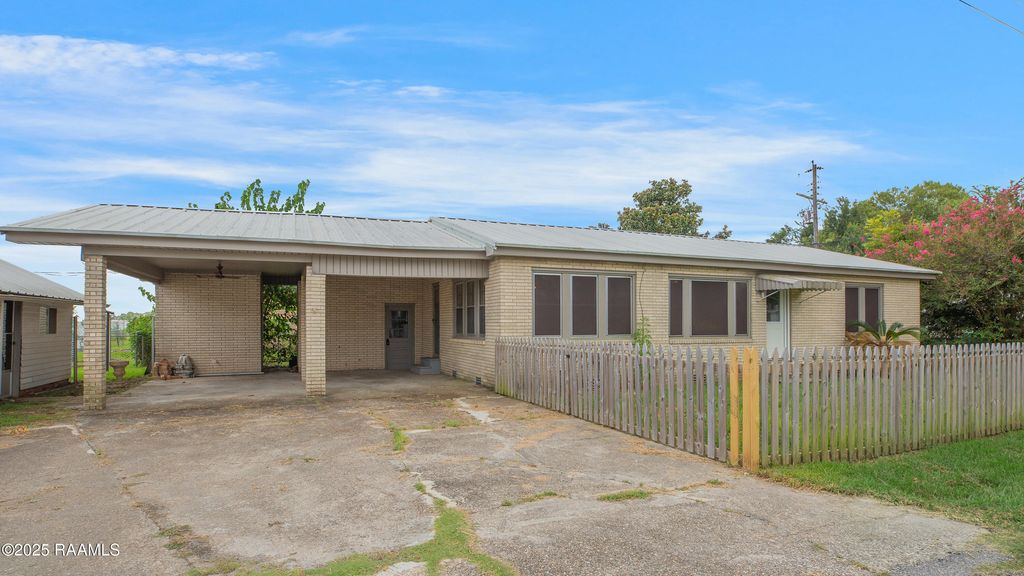 200 Rayland Street, Lafayette, LA 70506