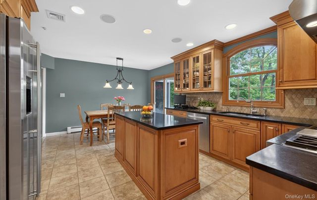 19 Seward Drive, Woodbury, NY 11797