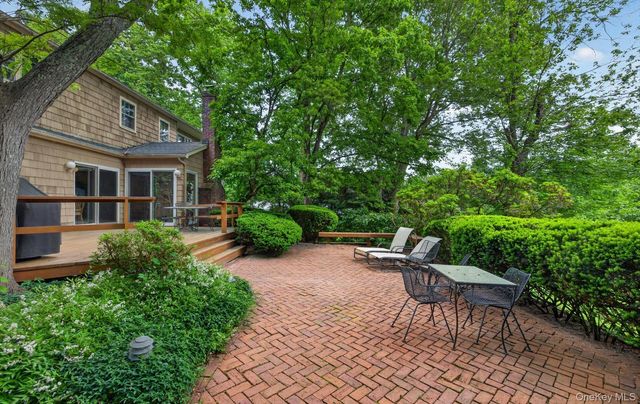 19 Seward Drive, Woodbury, NY 11797