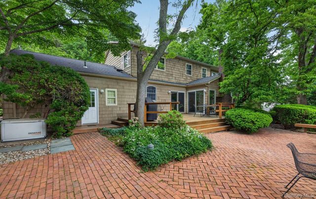 19 Seward Drive, Woodbury, NY 11797