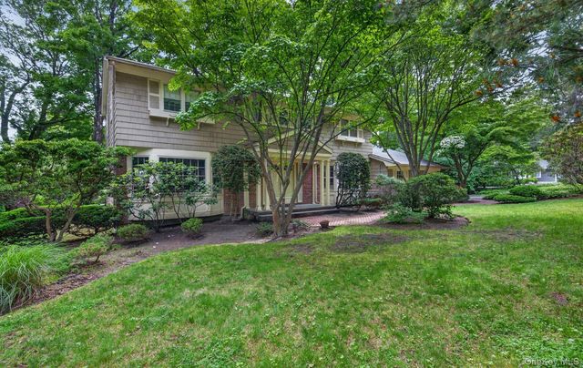 19 Seward Drive, Woodbury, NY 11797