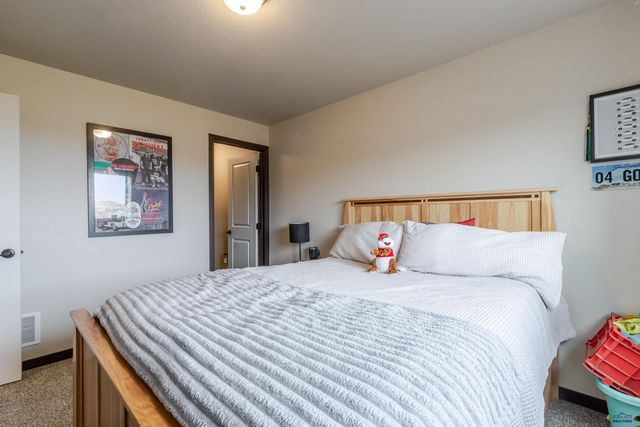 5240 COAL BANK DR, Rapid City, SD 57701