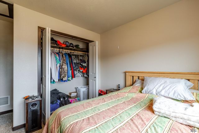 5240 COAL BANK DR, Rapid City, SD 57701