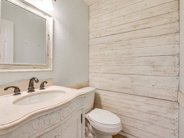 2411 W Kent Street, Broken Arrow, OK 74012