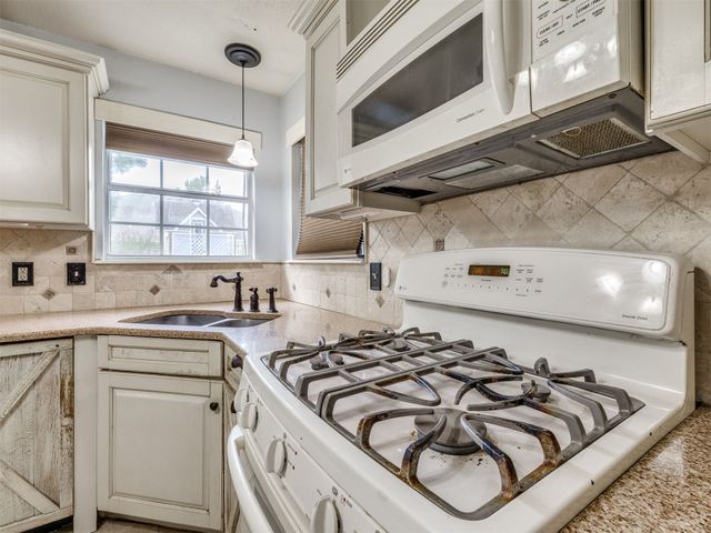 2411 W Kent Street, Broken Arrow, OK 74012