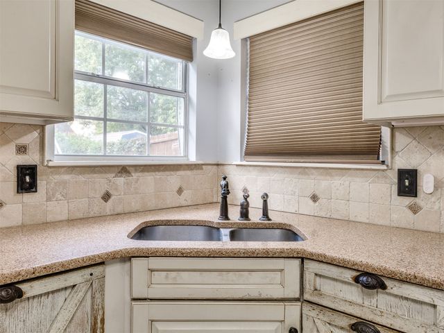 2411 W Kent Street, Broken Arrow, OK 74012