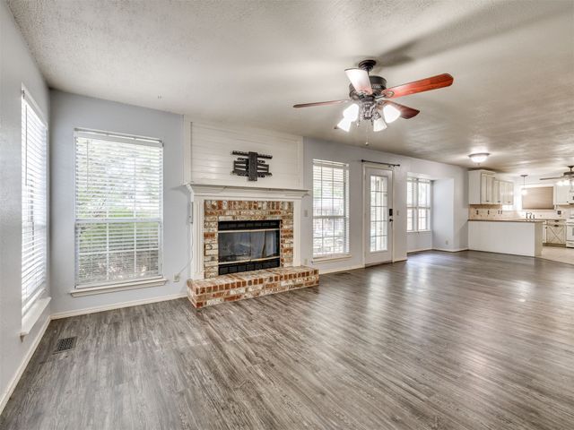 2411 W Kent Street, Broken Arrow, OK 74012