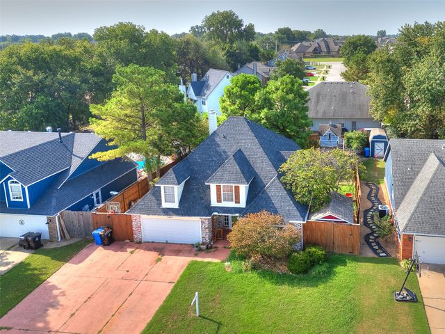 2411 W Kent Street, Broken Arrow, OK 74012