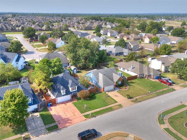 2411 W Kent Street, Broken Arrow, OK 74012