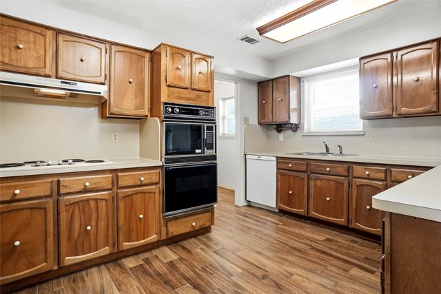 3401 Colonial Drive, Rowlett, TX 75088