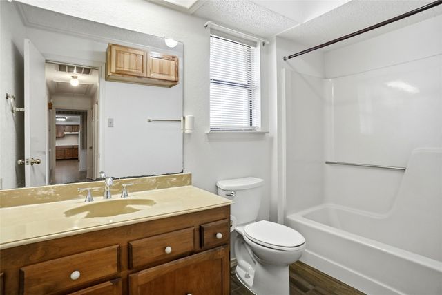 3401 Colonial Drive, Rowlett, TX 75088