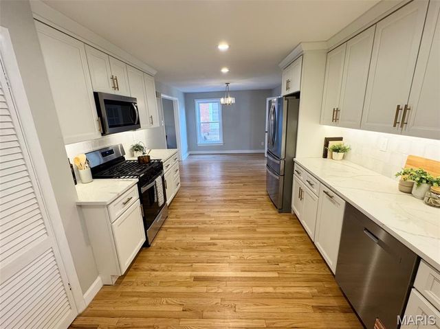 9366 White Avenue, Brentwood, MO 63144