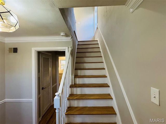 9366 White Avenue, Brentwood, MO 63144