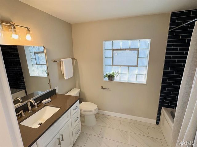 9366 White Avenue, Brentwood, MO 63144