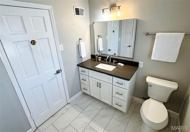 9366 White Avenue, Brentwood, MO 63144