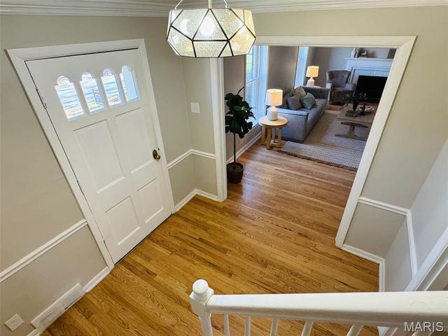 9366 White Avenue, Brentwood, MO 63144