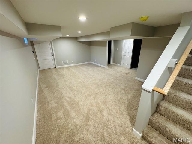 9366 White Avenue, Brentwood, MO 63144