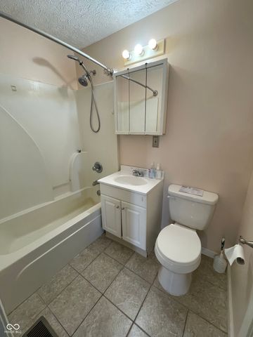 624 Sweetbriar Avenue, Whiteland, IN 46184