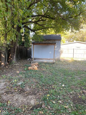 624 Sweetbriar Avenue, Whiteland, IN 46184