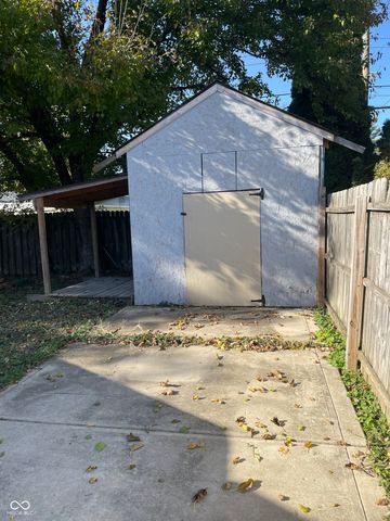 624 Sweetbriar Avenue, Whiteland, IN 46184