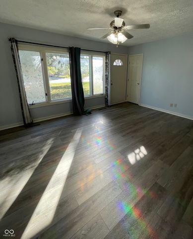 624 Sweetbriar Avenue, Whiteland, IN 46184