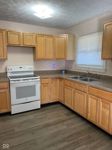 624 Sweetbriar Avenue, Whiteland, IN 46184