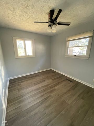 624 Sweetbriar Avenue, Whiteland, IN 46184