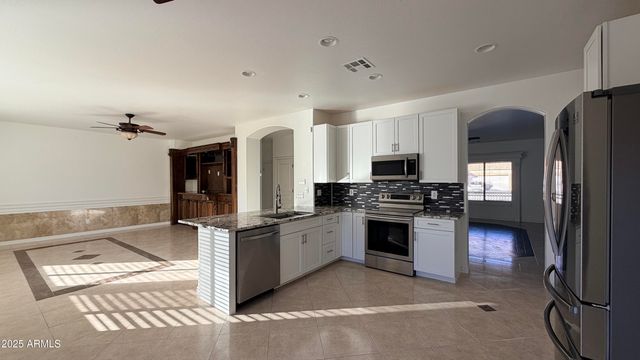 46159 W AMSTERDAM Road, Maricopa, AZ 85139