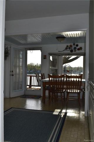 2913 Lansdowne Road, Waterford, MI 48329