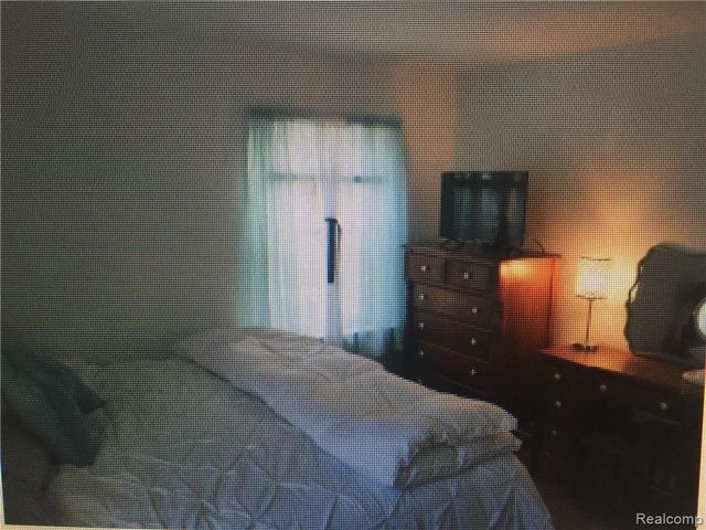 2913 Lansdowne Road, Waterford, MI 48329