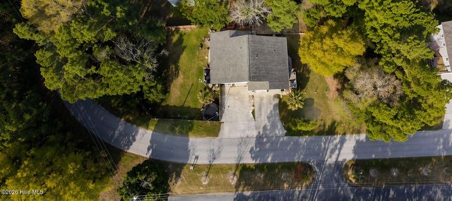 305 Osprey Ridge Drive North, Emerald Isle, NC 28594