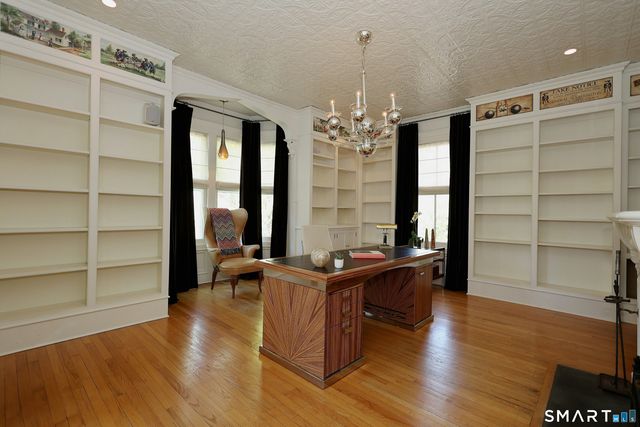 250 Main Street, Ridgefield, CT 06877