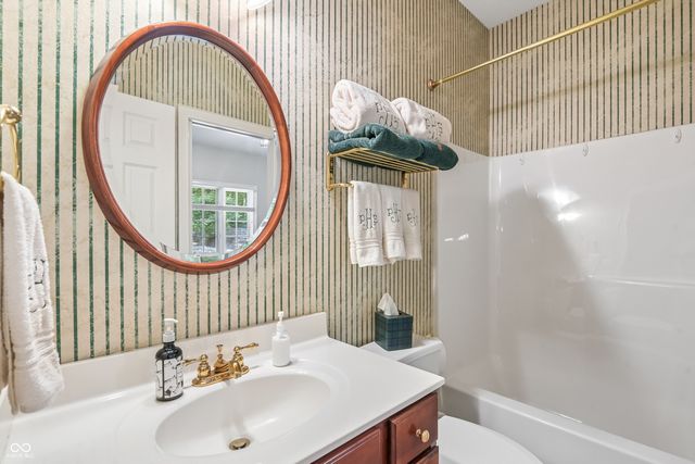 12069 Bayhill Drive, Carmel, IN 46033