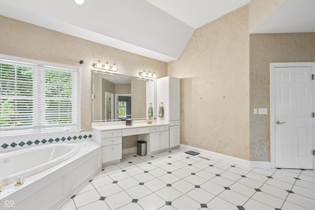 12069 Bayhill Drive, Carmel, IN 46033