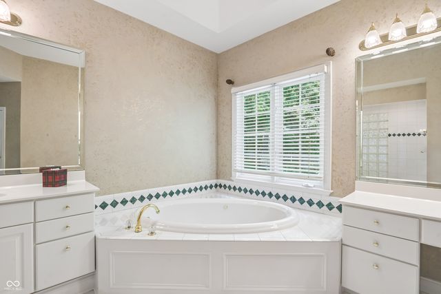 12069 Bayhill Drive, Carmel, IN 46033