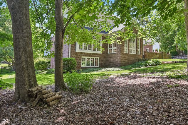 12069 Bayhill Drive, Carmel, IN 46033