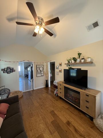 399 Church St, Portland, TN 37148