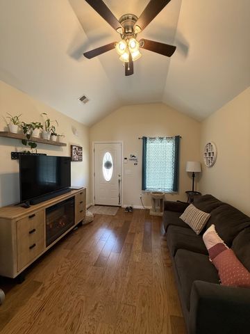 399 Church St, Portland, TN 37148