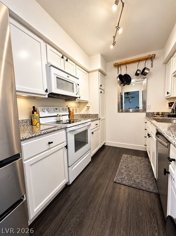 2867 Geary Place 3011, Las Vegas, NV 89109