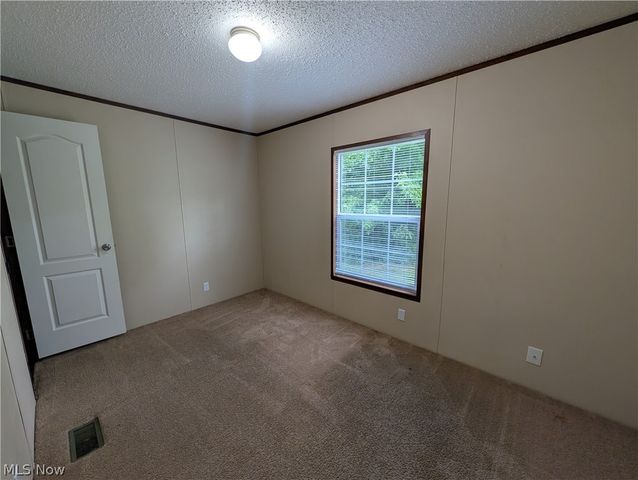 240 Cherry Bottom Glen, Elyria, OH 44035
