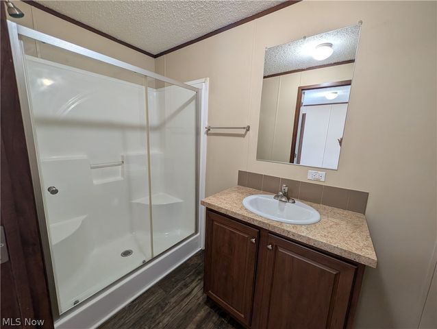 240 Cherry Bottom Glen, Elyria, OH 44035