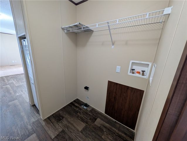 240 Cherry Bottom Glen, Elyria, OH 44035