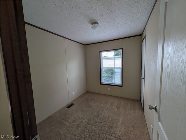 240 Cherry Bottom Glen, Elyria, OH 44035