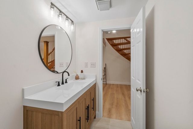 75 Page Road 20, Bedford, MA 01730