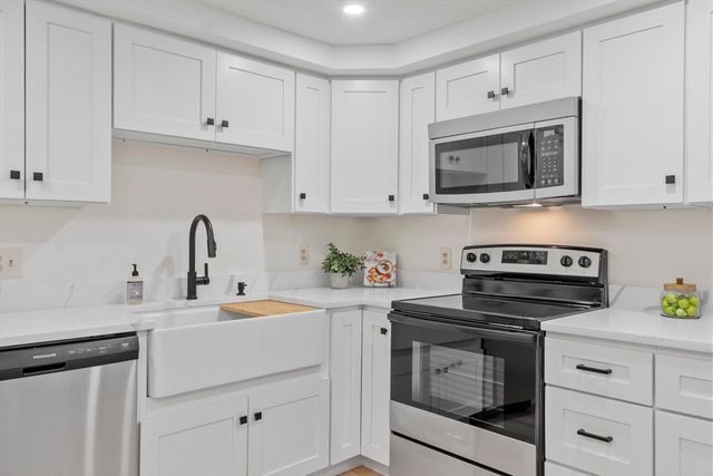 75 Page Road 20, Bedford, MA 01730